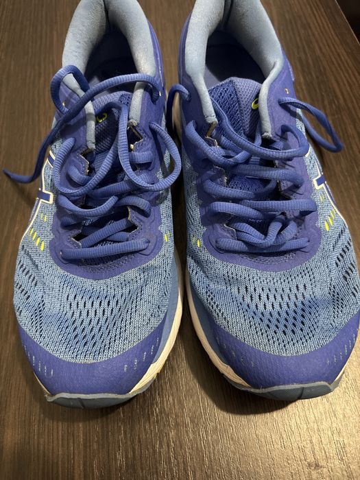 Кросівки asics для бігу!