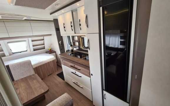 Wynajem przyczepy kempingowej bogato wyposażona klimatyzacja 6 osób