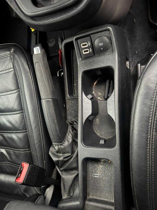 Podłokietnik - tunel Ford Transit Tourneo Connect europa