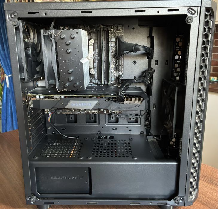 Komputer PC do gier i pracy biurowej (Intel i5-10400F+GTX1660 Super)