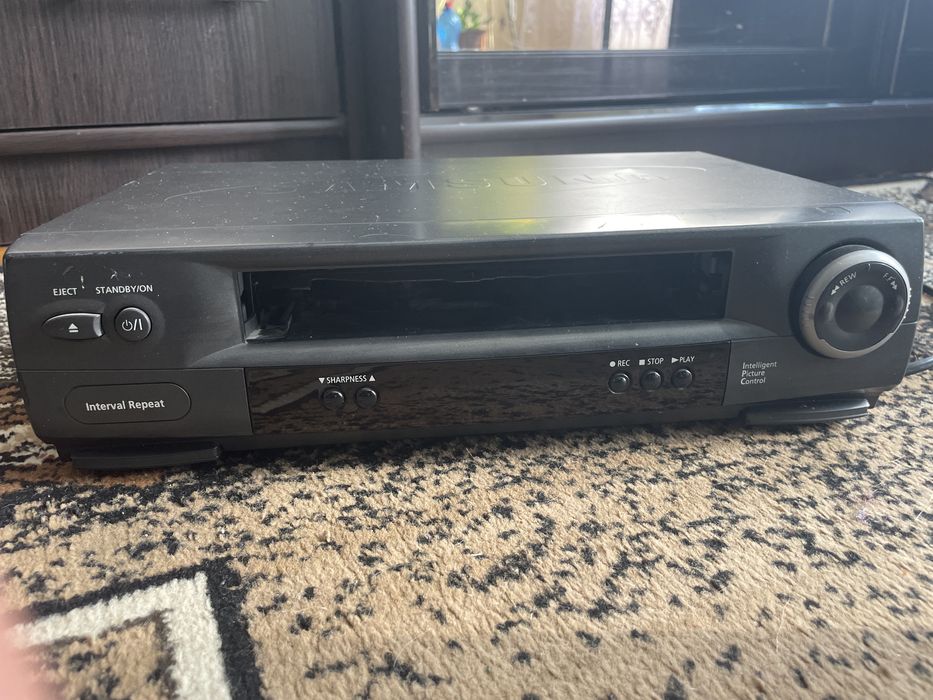 Відеомагнітофон Samsung (VHS) під відновлення або на запчастини