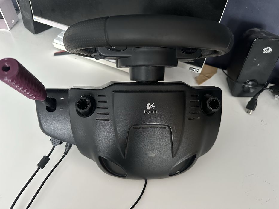 Logitech driving force gt 900°