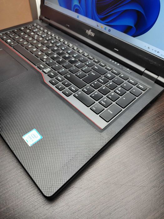 LAPTOP | Fujitsu LifeBook | 15,6" FHD | i5-8250U | 16GB RAM | 256SSD