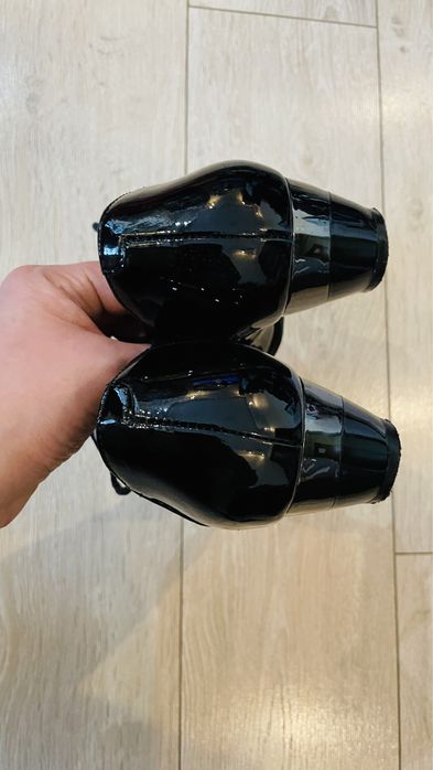 Buty markowe skórzane r. 39 ale to bardziej 40 (26,5cm)  bdb