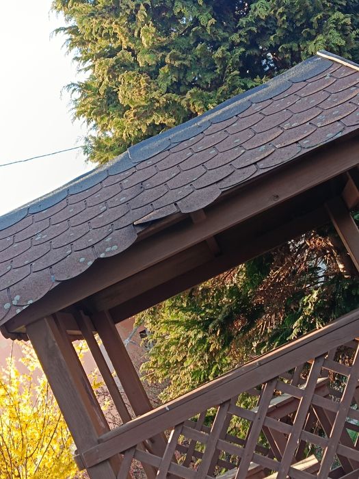 Plac zabaw domek dla dzieci zjeżdżalnia huśtawka piaskownica