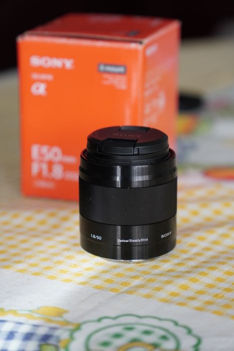 Lente Sony 50mm f/1.8 OSS
