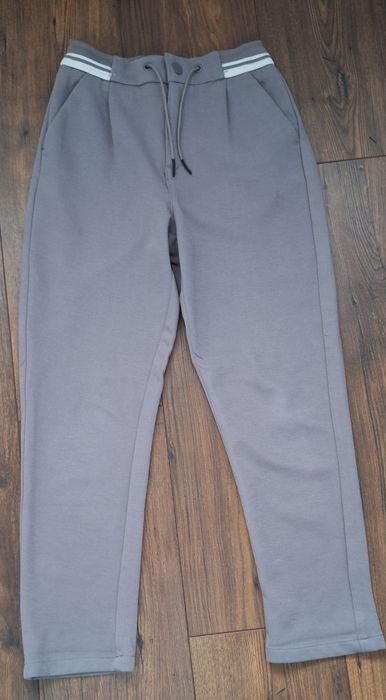 Spodnie materiałowe szare 140