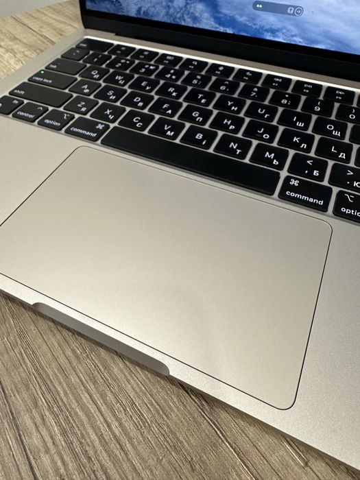 Продам MacBook Air 13 в ідеальному стані