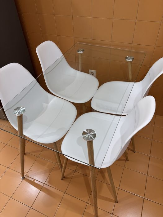 Mesa de jantar de vidro