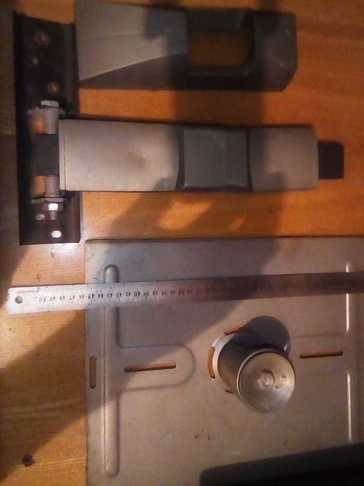 Полка под телевизор