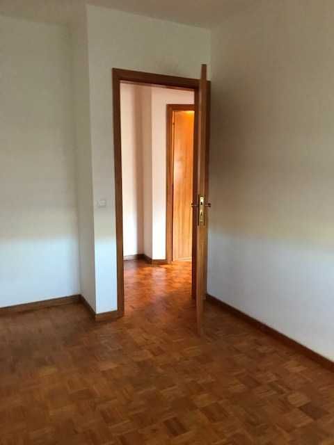 Arrenda- se andar T2 Pragal (Almada)