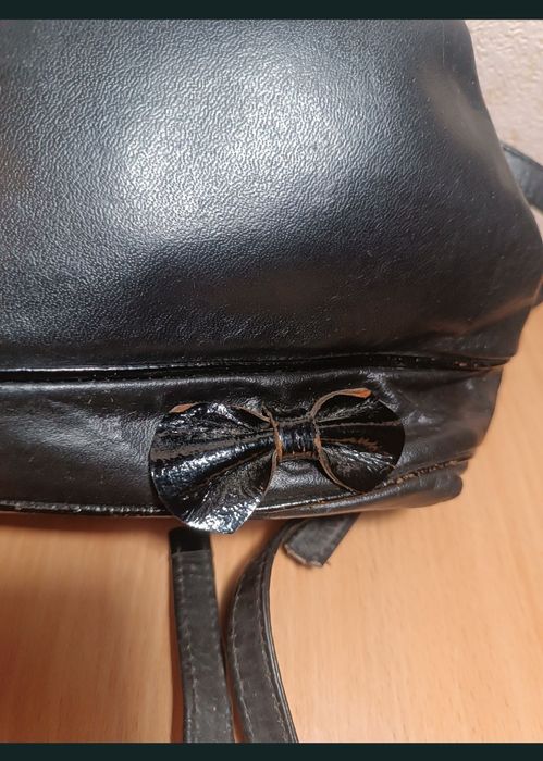 Винтажная чёрная кожаная сумка