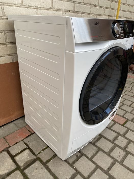 Сушильна  машина AEG T8DS86689