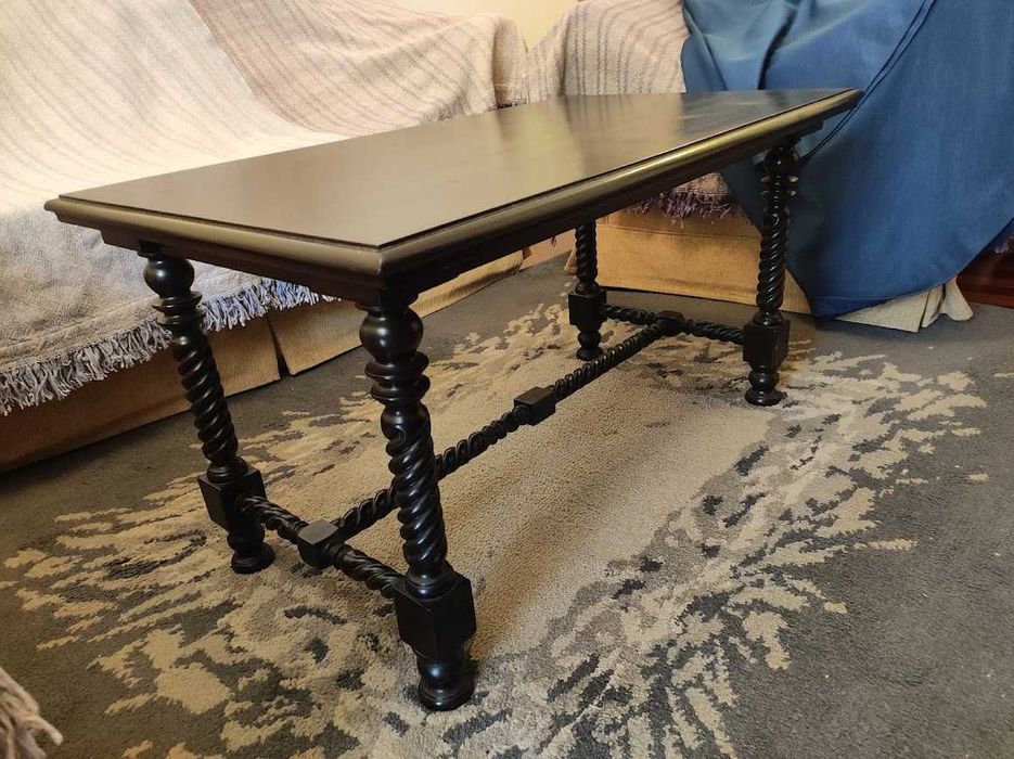 Conjunto mesa de apoio/centro e sofá e poltronas para sala (Funchal)