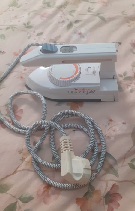Ferro de engomar para viagem