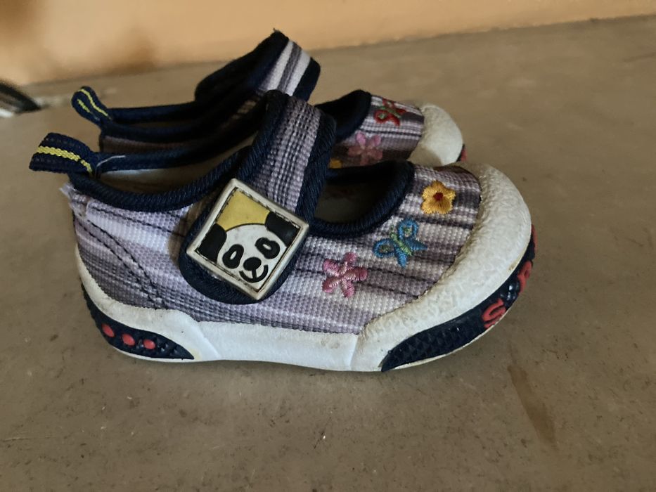 Sapatinhos Panda n 19 em bom estado
