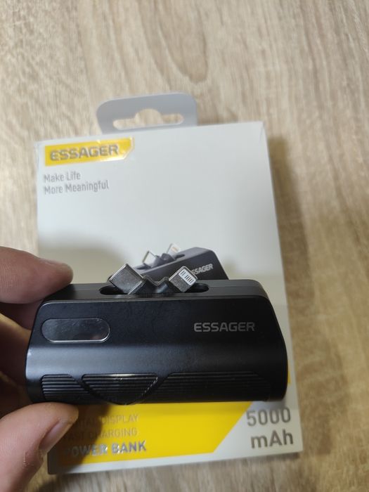 Кишеньковий павербанк Essager з роз'ємами для iPhone та Android