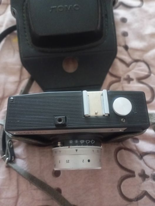 Продам плівкові фотоапарати ЛОМО та Силует Електро