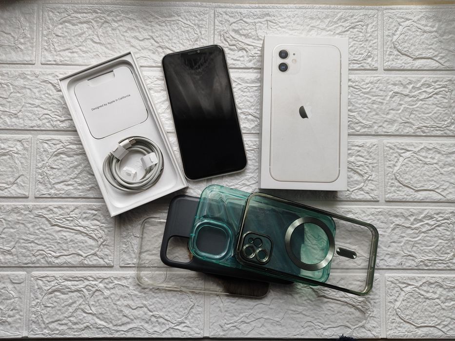 В хорошем состоянии Apple iPhone 11