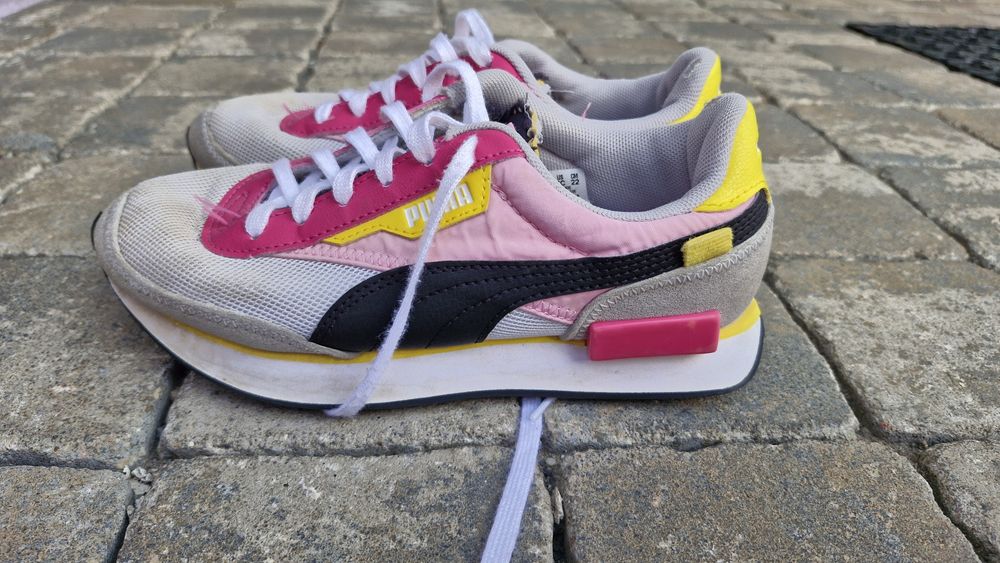 Buty dziewczece Puma rozm. 35.5
