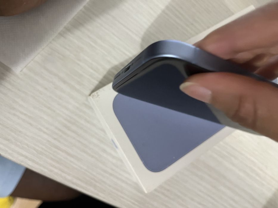 Iphone 17 (semi novo)