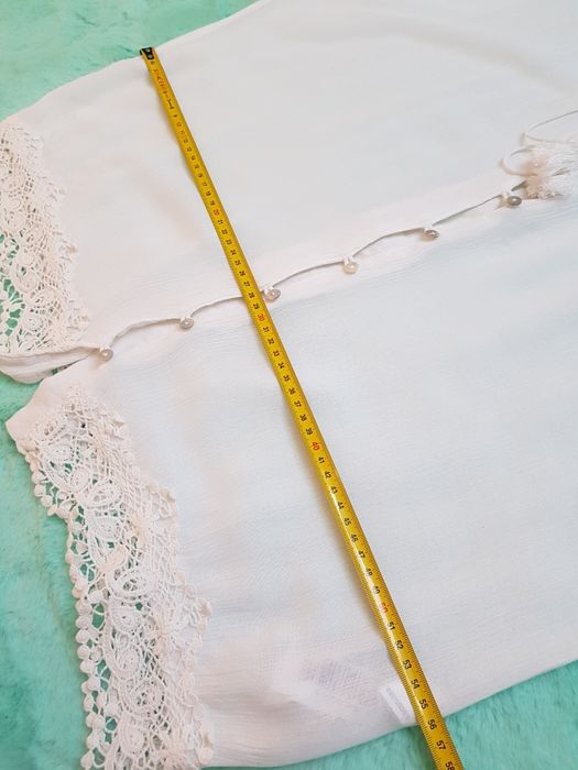 Biała przewiewna bluzka z koronką na lato marki STRADIVARIUS rozm. M/L