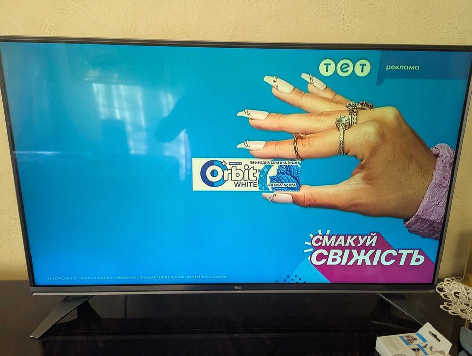 Телевізор LG49UH7509