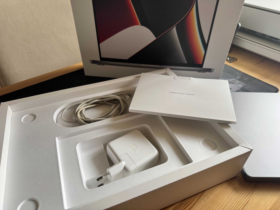 Apple MacBook Pro 14” M3 8GB 512GB Silver – Stan Jak Nowy!