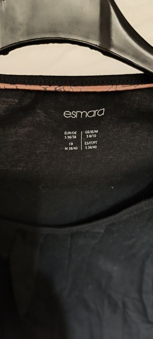 Túnica preta Esmara Aberta à frente. Tamanho S