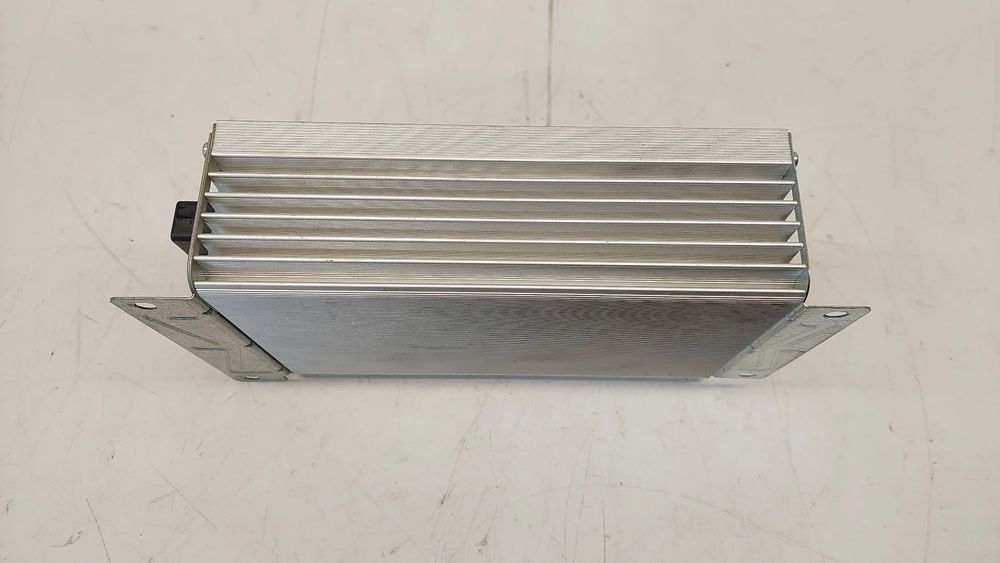 Amplificador de colunas AUDI A6 (4F2, C6)