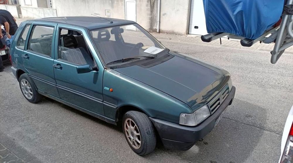 Fiat Uno 1.0 Carro para o dia a dia