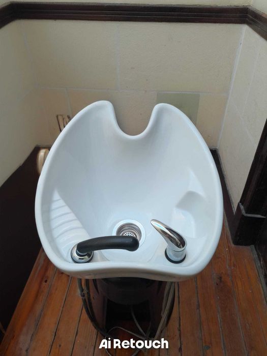 Lavatório / Calha Profissional para Salão de Beleza – Semi Novo