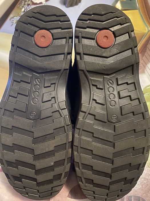 Ботинки кожаные.