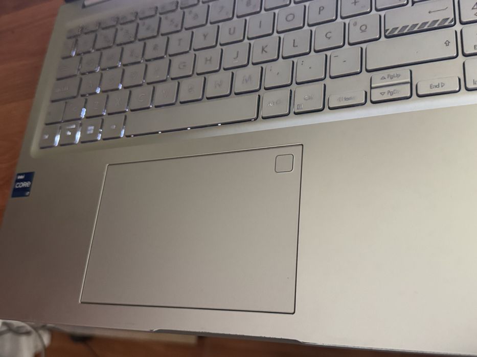 ASUS  I7 4,7GHZ 24GB DISCO SSD M2  512GB ECRA 16P