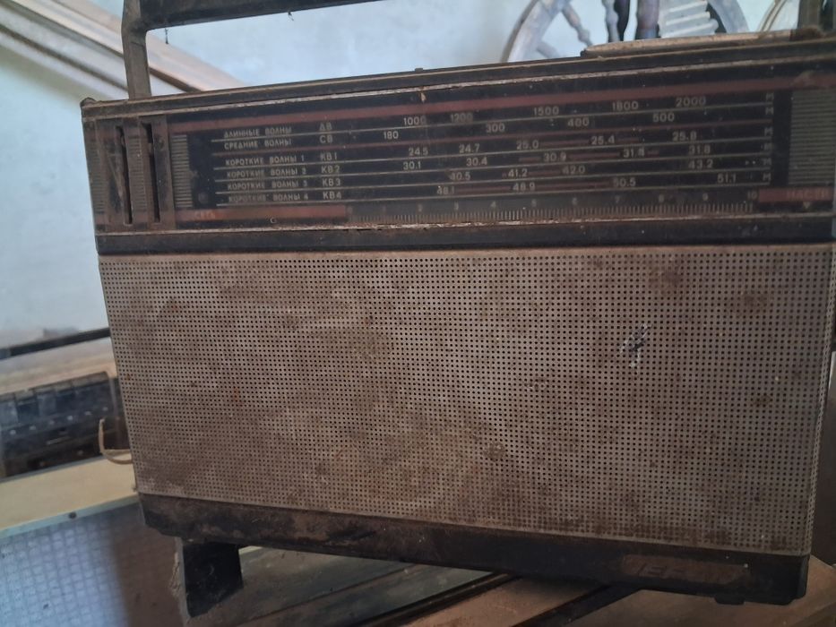 Радіоли та радіоприймачі