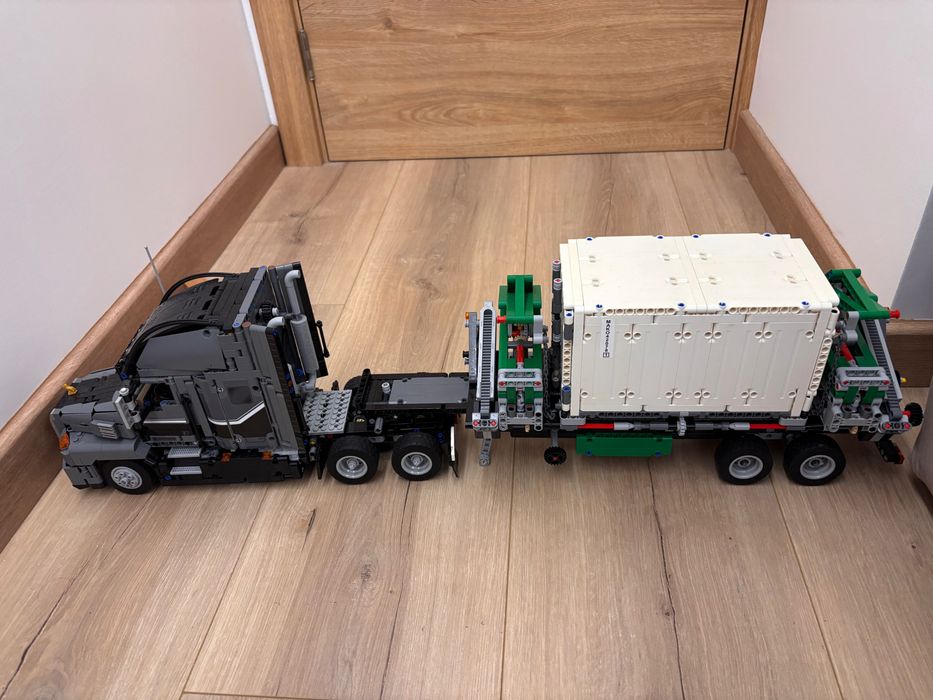 Lego technic Mack Anthem