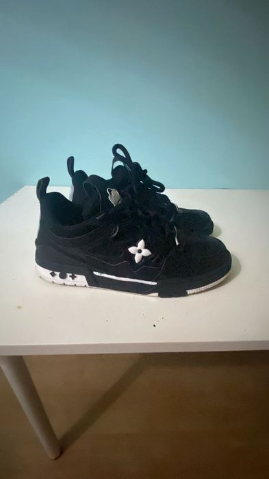 Vendo LV skater como novas