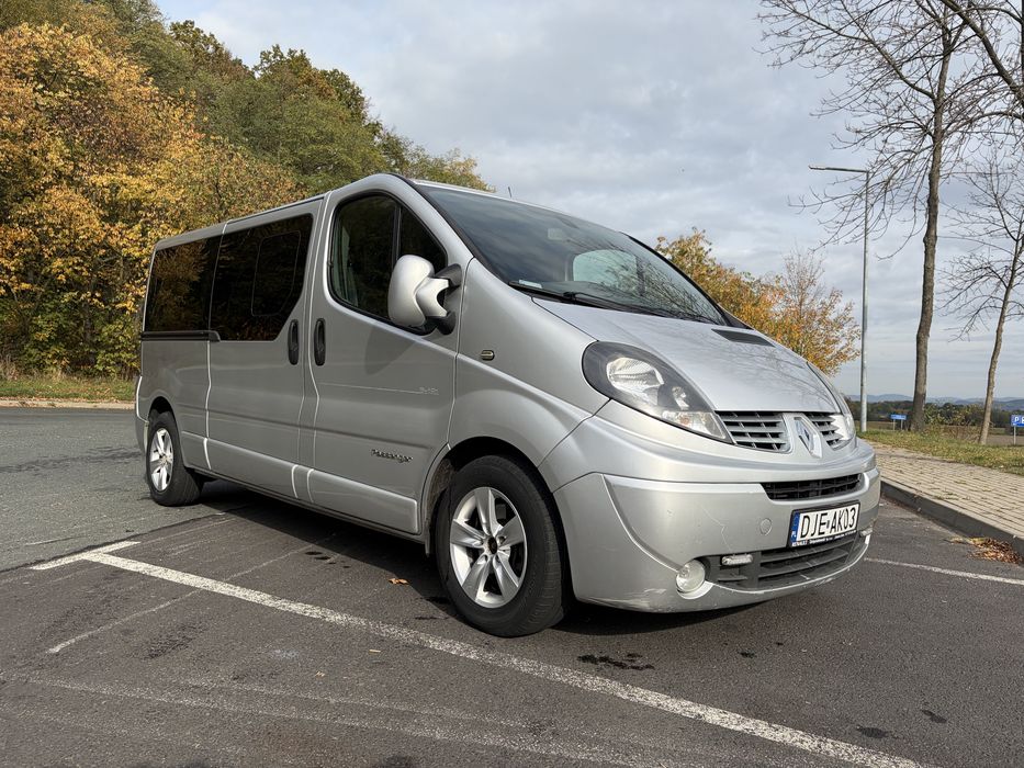 Renault Trafic oryginalny Black Edition L2H1 salon Polska 9 osób