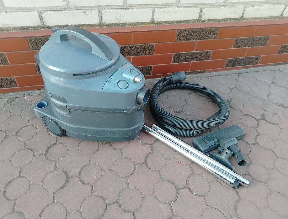 Пилосос миючий  Philips Triathlon пылесос