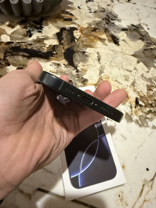 Iphone 16 pro 128 93% baterii stan idelny