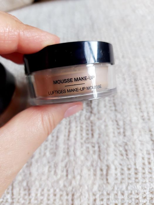 Douglas Mousse makeup