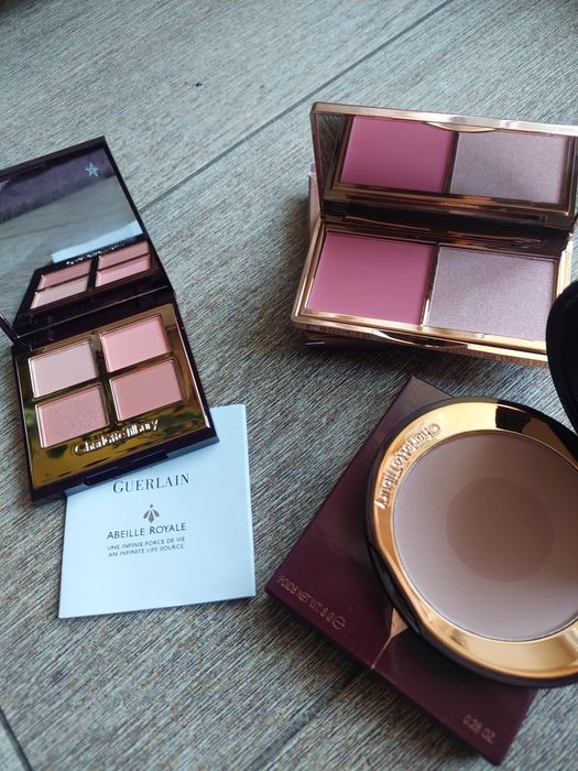Oferta specjalna trzy paletki do makijażu Charlortte Tilbury