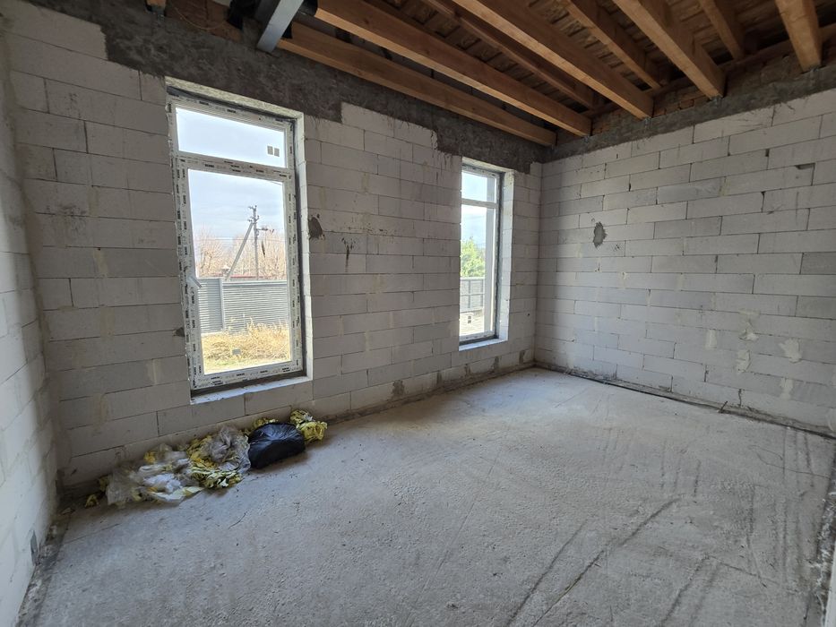 Будинок 1 поверх 135 м2 8 соток землі 4 паркомісця с. Іванковичі