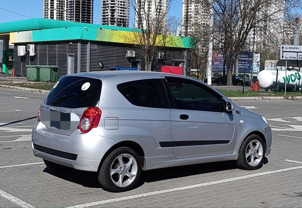 CHEVROLET AVEO хетчбек дуже гарний стан 135 тис. рідного пробігу !!!