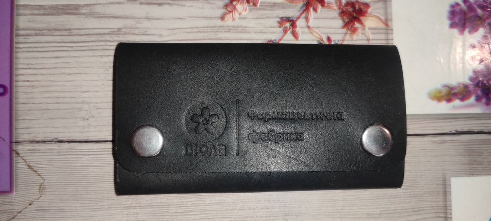 Ключница на 4 карабина.Олх доставкой +30 гр.