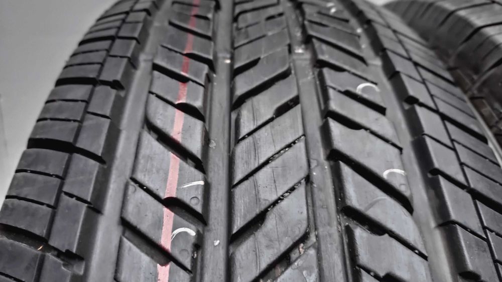 шини 255/70R18. Bridgestone . 99% Всесезонні. 245