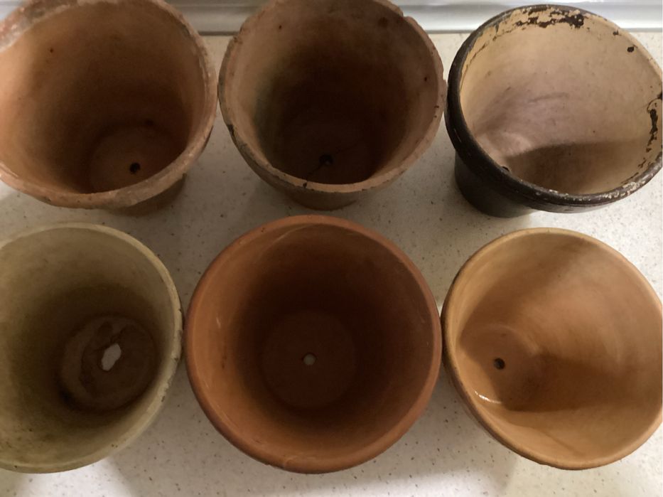 Stara donica ceramiczna z lat PRL