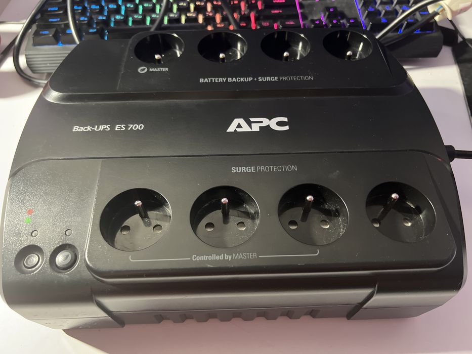 Back-UPS ES 700 стан як новий