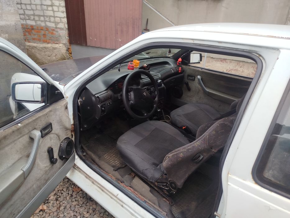 Опель кадетт.     .