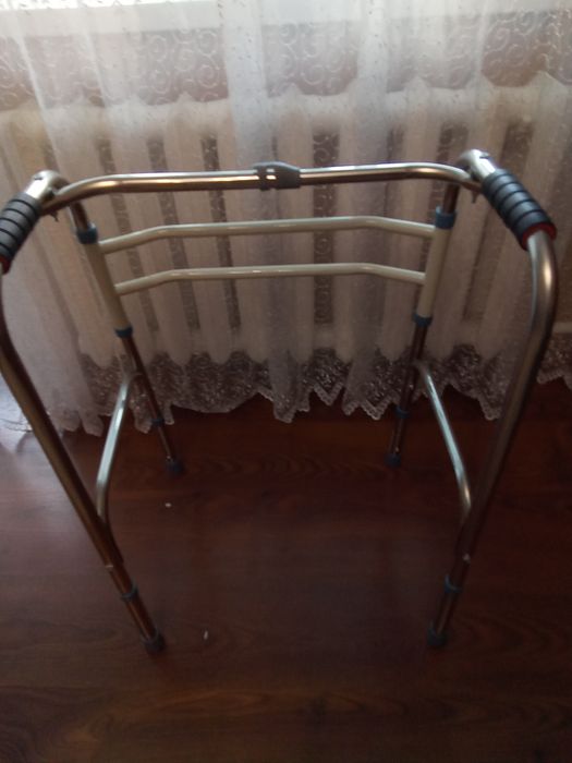 Ходунки майже нові